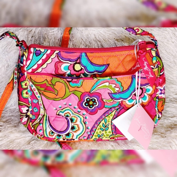 Vera Bradley Handbags - Pink Vera Bradley hand bag